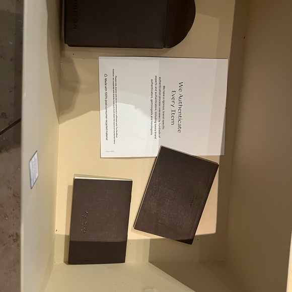 Louis Vuitton x Kanye West Dons Red LV 7 1/2 - Picture 2 of 11